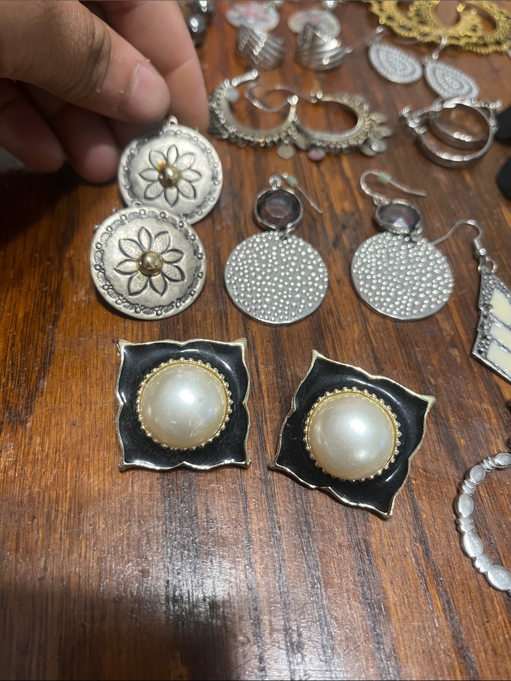 Mixed Women's Earrings Set in Silver, Gold and Mint - Picture 2 of 10